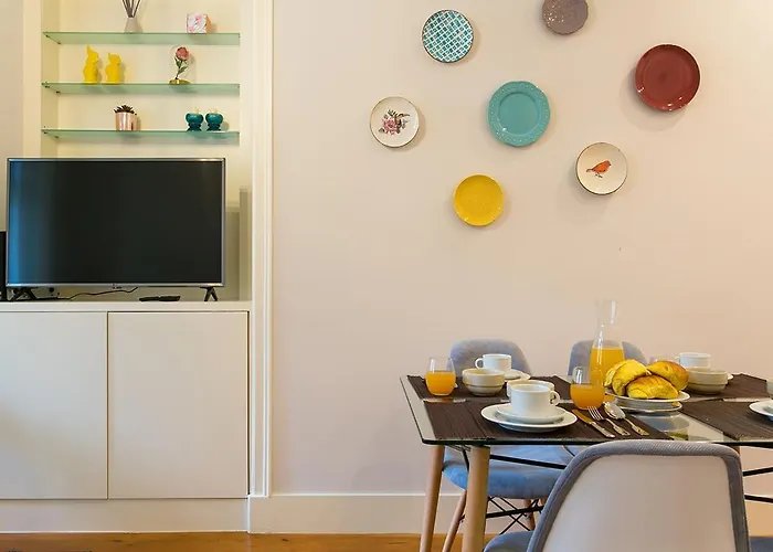 Lovelystay - Cozy 3Bdr Apartment In Estrela Lisboa, Portugal
