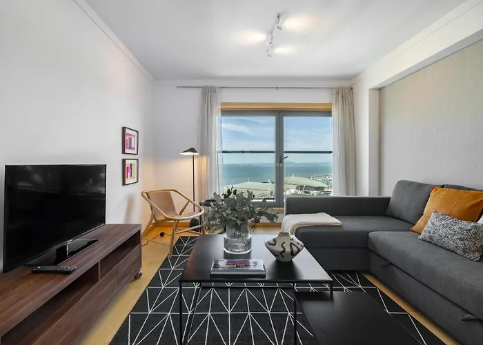 Whome Panoramic View With Elevator, Ac, Garage Perfect For Families & Business Travellers Lisboa, Portugal