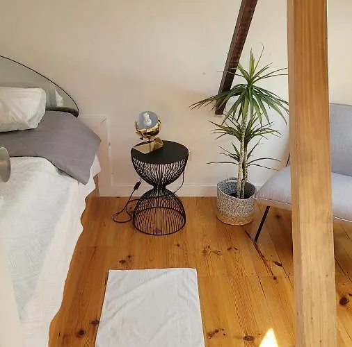 Litle Tiny Room In The Attic Lisboa, Portugal