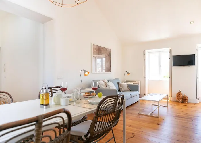 Lisbon Five Stars Apartments Combro 77, Portugal