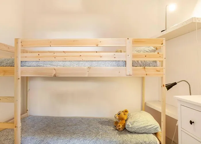 Apartamento Relax In Lisbon For 4 People With Terrace And Parking, Portugal