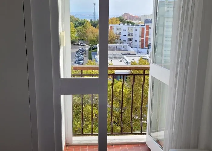Comfy Room Near Metro & Airport Lisbona, Portogallo