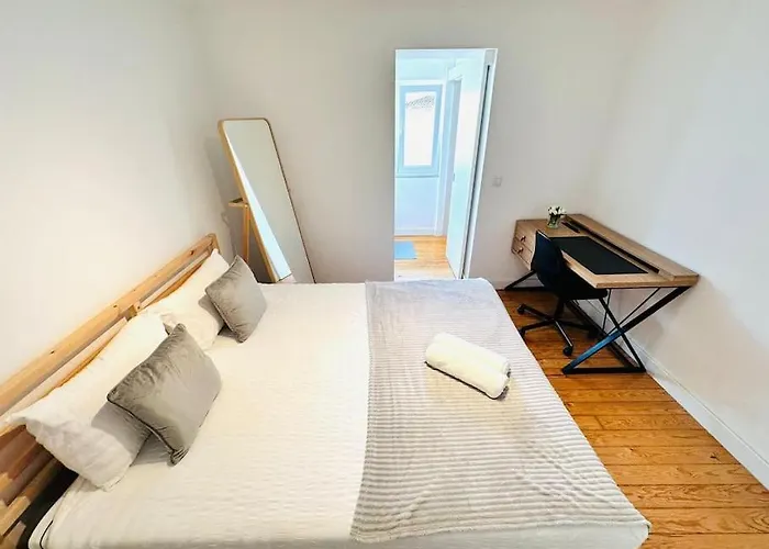 Lisbon City Center Flat For 6 Pp, Portugal