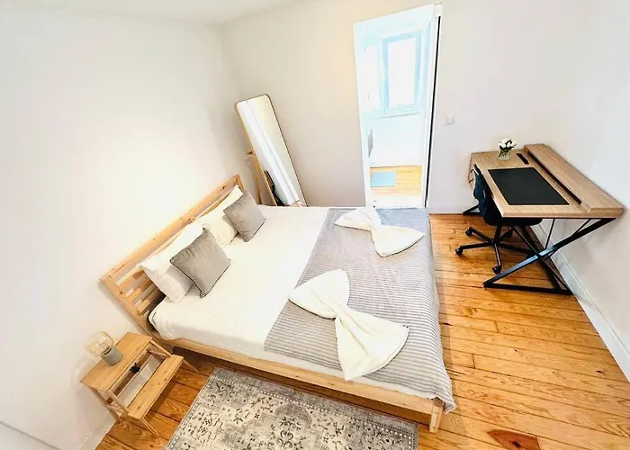 Lisbon City Center Flat For 6 Pp, Portugal