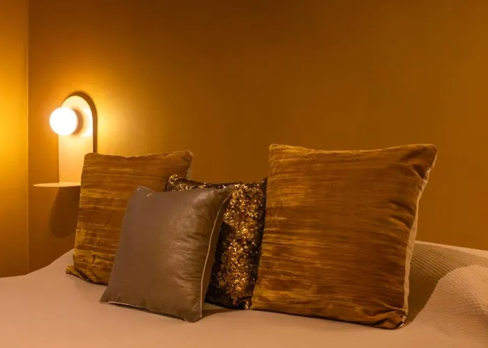 Arty Home In The Heart Of Lisbon , Baixa Chiado, Portugal