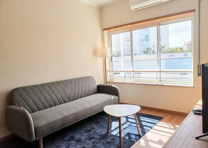 New Sunny House! Your Home Lisbon Apartment, Portugal