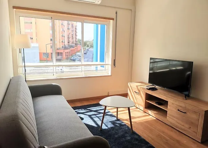 New Sunny House! Your Home Lisbon Apartment, Portugal