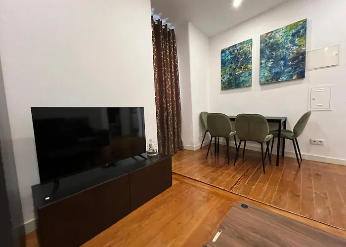 32 2 - Heart Of Lisbon Private Apartment, Bairro Alto, Portugal