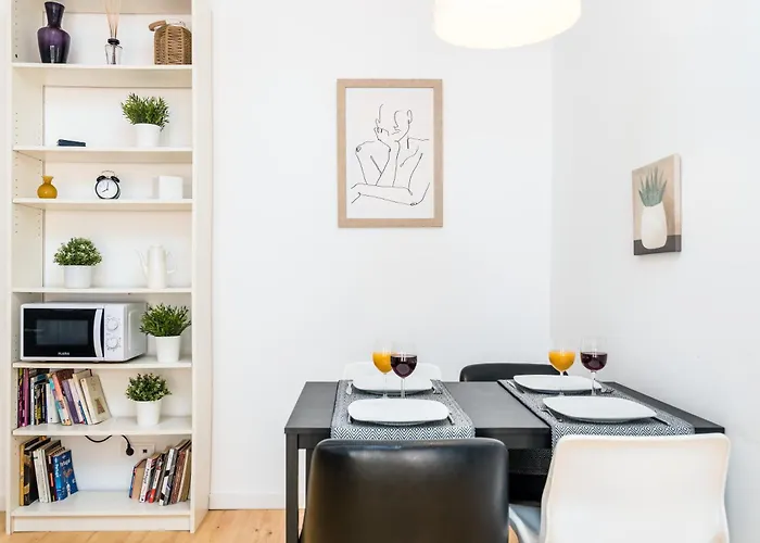 Go Native Lisbon - Principe Real Apartamento, Portugal