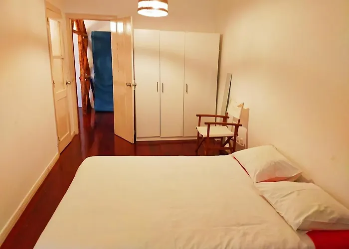 Central Terrace Apartment At Typical Bica And Chiado Lisbona, Portogallo