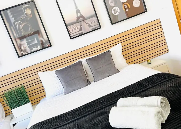 Luxury Central Lisbon Studio Flats, Ideal For Tourists, Portugal
