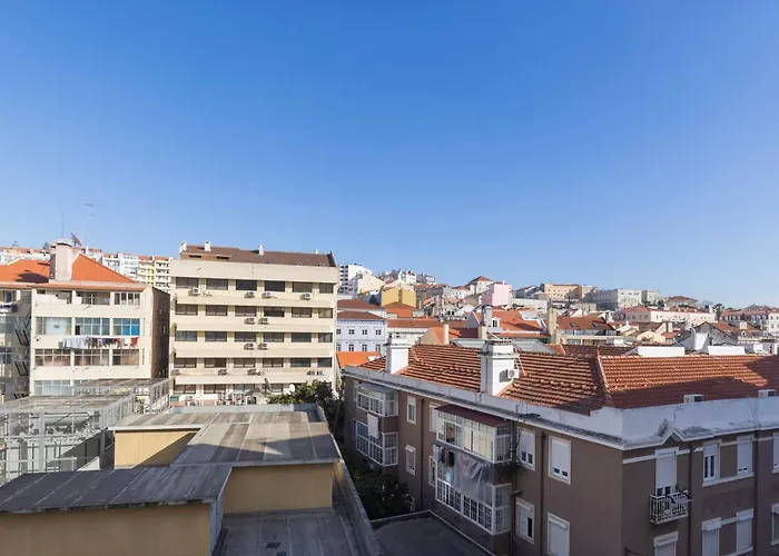 2Bdr Apt With Full Kitchen On Avenida Da Liberdade Lisboa, Portugal