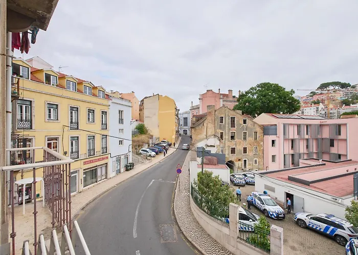 Cozy Apartment With Castel View Lisbon, Portugal