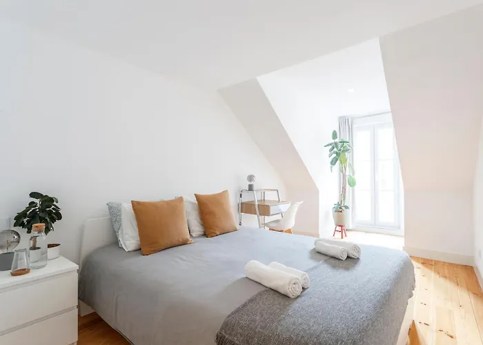 Central Bedroom In Shared House In Chiado - Historic Center Of Lisboa, Portugal