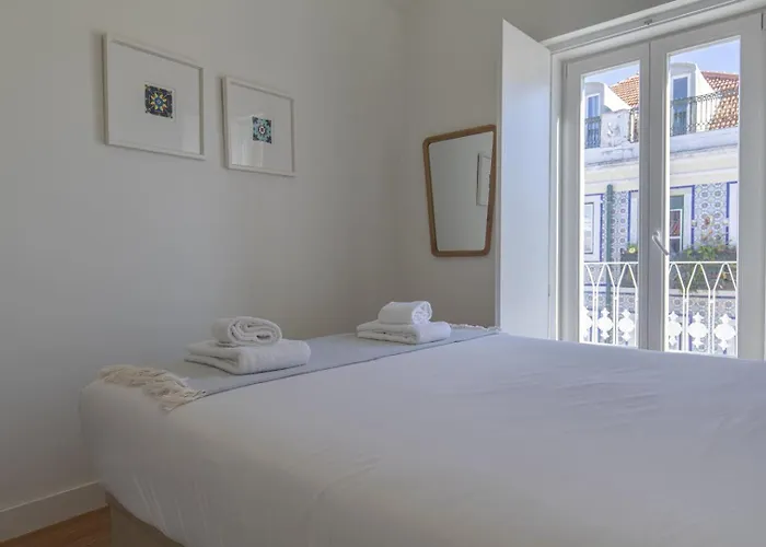 Lisbon Views By Innkeeper, Portogallo