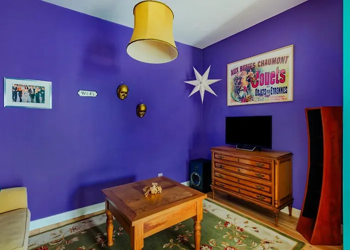 Monica'S Place: A Friends' Inspired Apartment Lisboa, Portugal