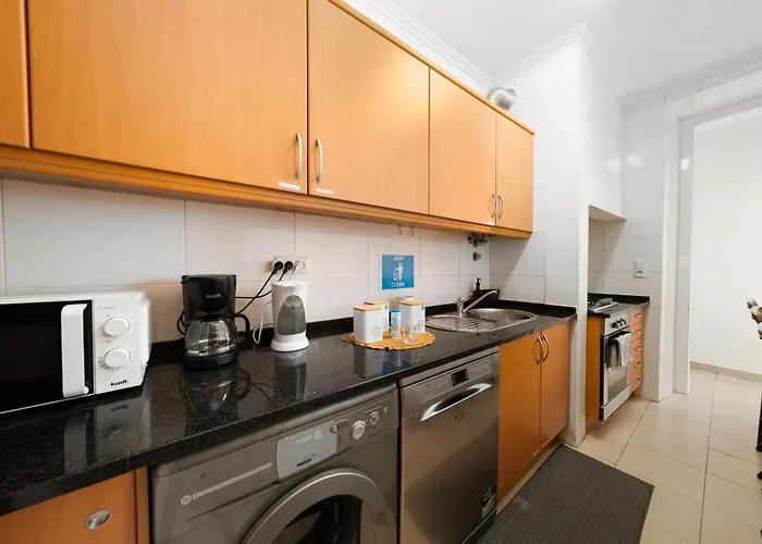 Private Room - Ac - 3 Min To Arroios Metro Lisboa, Portugal