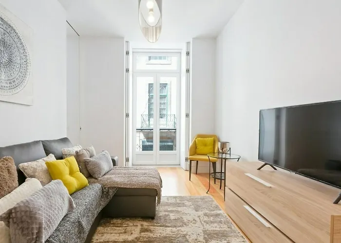 Spacious 1 Bedroom Apartment Near Baixa Lisboa, Portugal