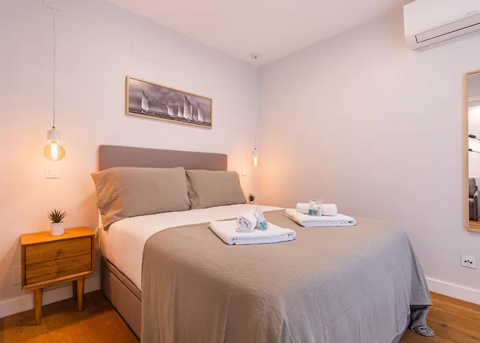 Upscale & Modern 2Bdr Apartment Lisbona, Portogallo