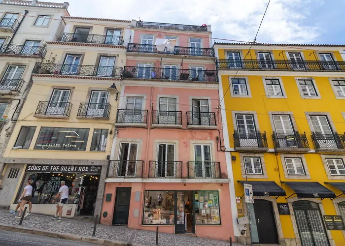 Lisbon House Misericordia, Portogallo