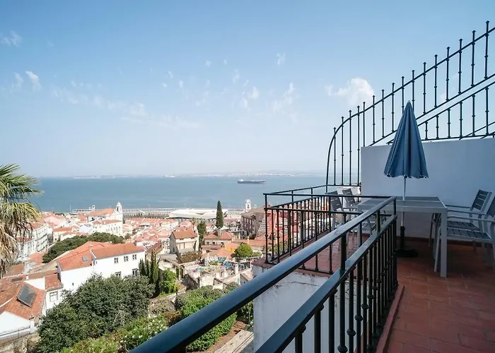 Ferienwohnung Castle Lisbon Typical, Portugal