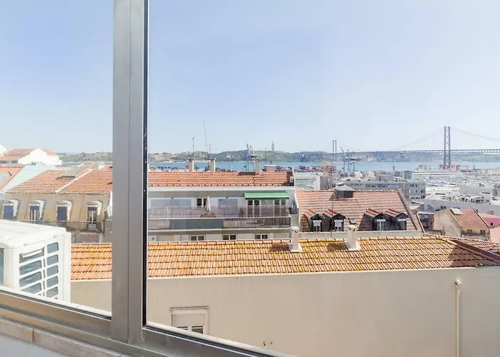 Apartamento Olá Lisbon - Lapa with Panoramic View II, Portugal