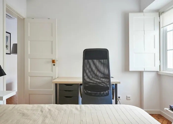 Lisbon Haven - By The Metro With Ac Apartamento, Portugal