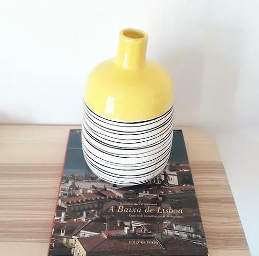 Modern Cosy Flat With Terrace In Campo De Ourique. Apartamento Lisboa, Portugal