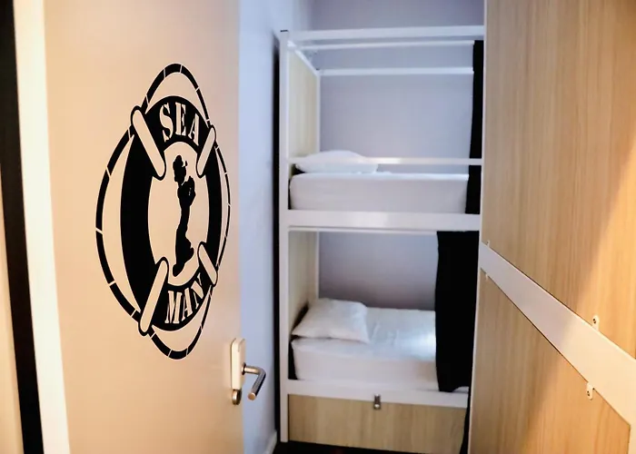 Gspot Hostels & Love Triangles Pizzeria
