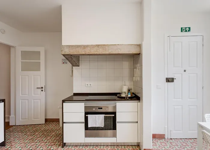 Home Out Rooms & Apartments