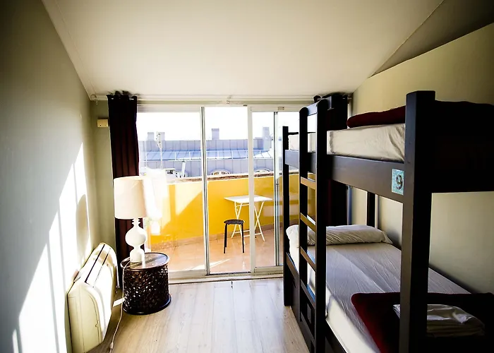 Oasis Backpackers' Hostel Lisbon Cowork & Coliving