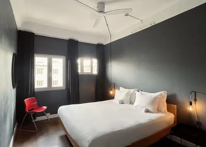Avenue Hostel & Suites